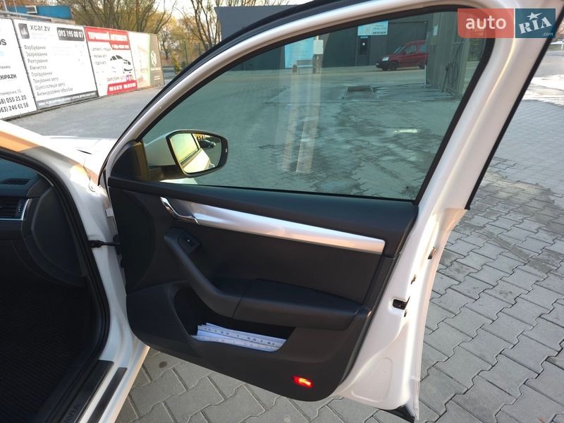 Універсал Skoda Octavia 2014 в Звягелі