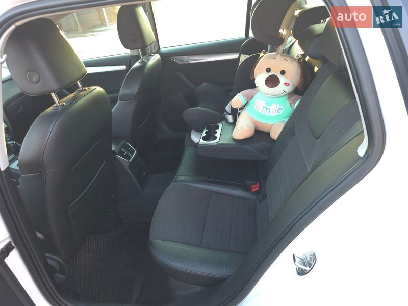 Універсал Skoda Octavia 2014 в Звягелі