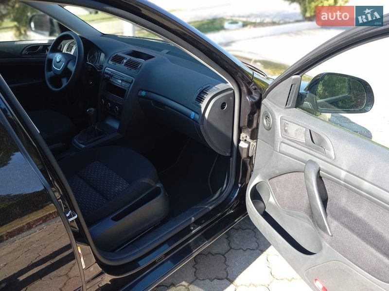 Универсал Skoda Octavia 2009 в Ровно