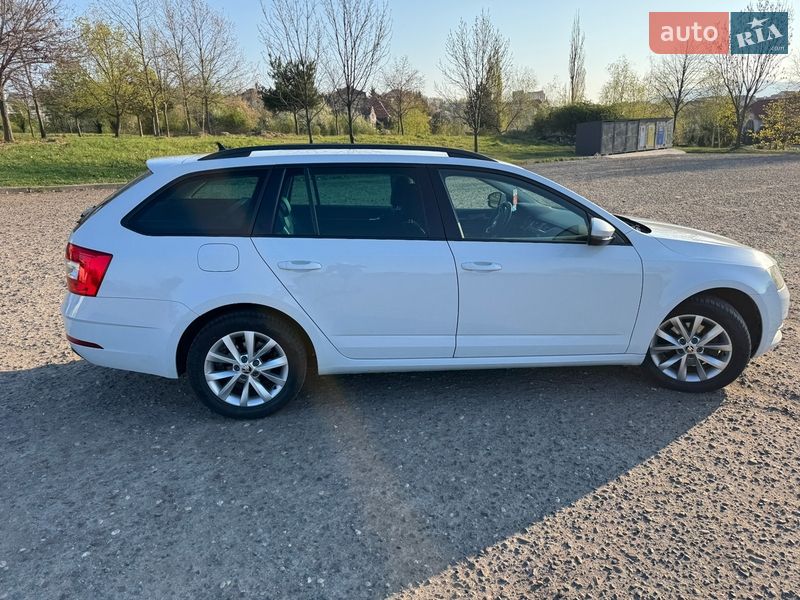 Універсал Skoda Octavia 2019 в Ужгороді