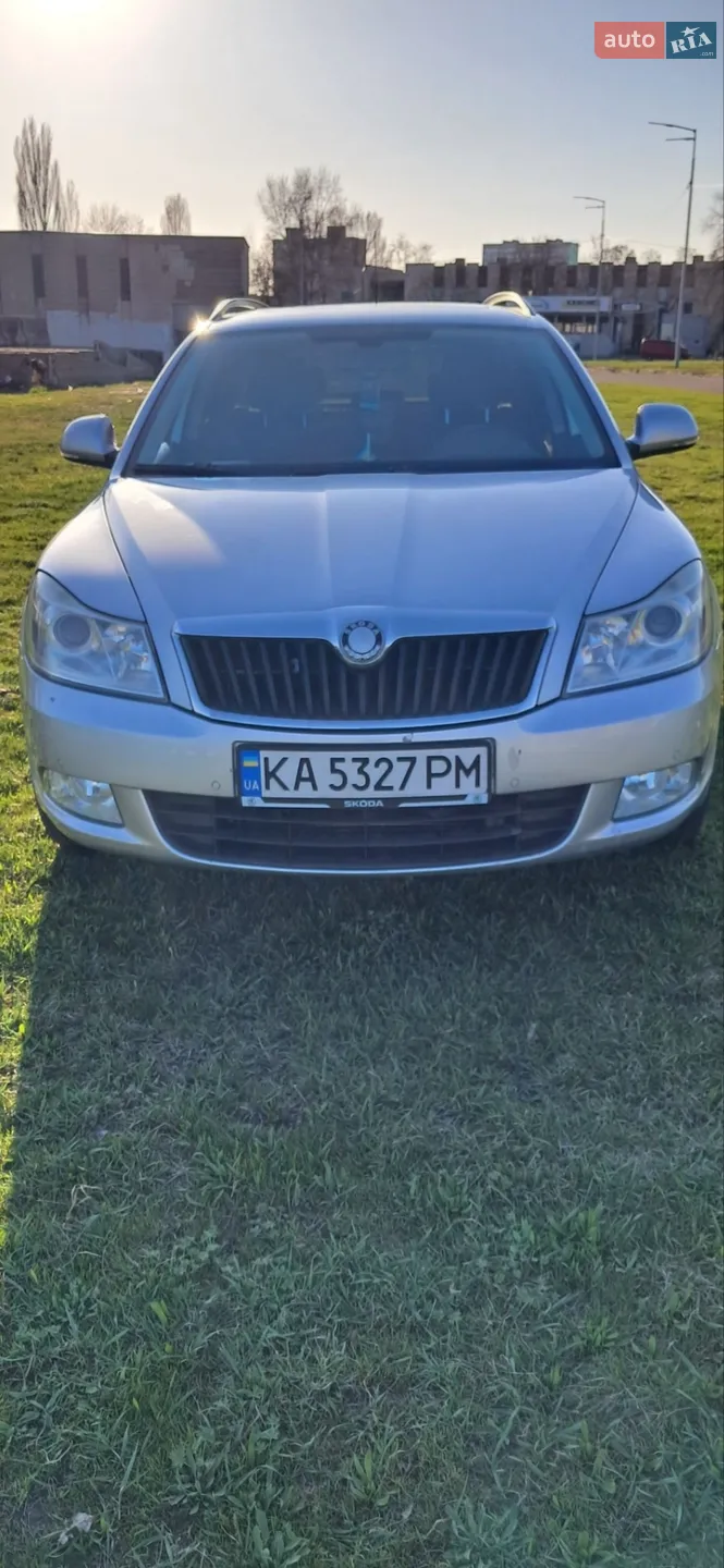 2010 Skoda Octavia - мініатюра 2