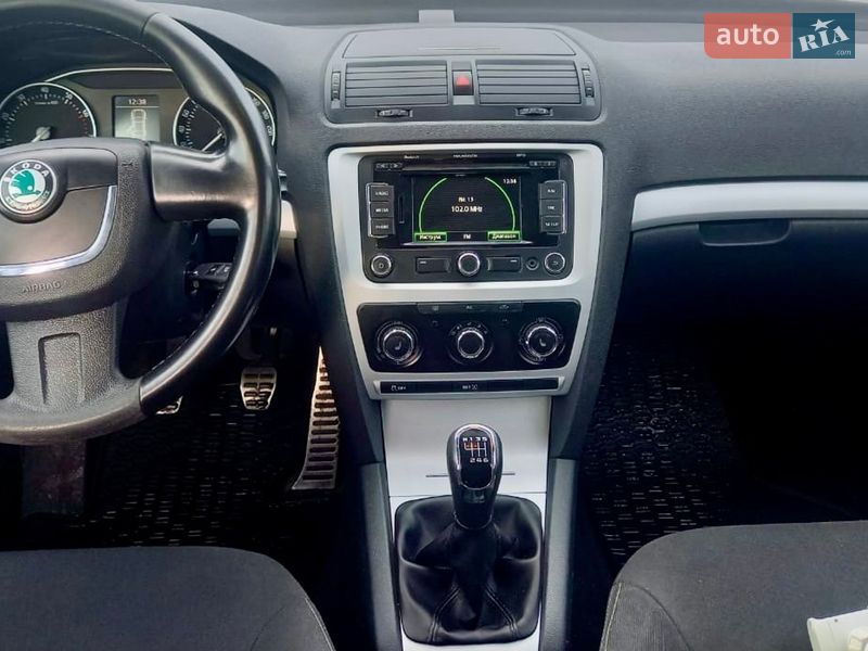 Універсал Skoda Octavia 2010 в Харкові