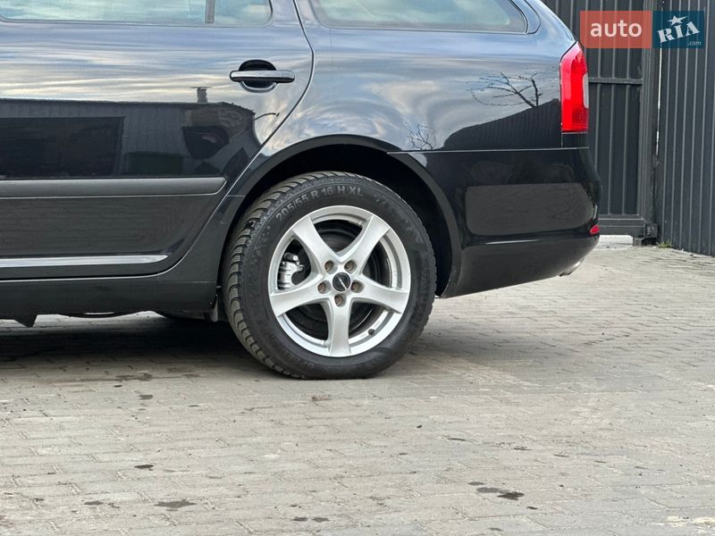 Універсал Skoda Octavia 2012 в Сарнах