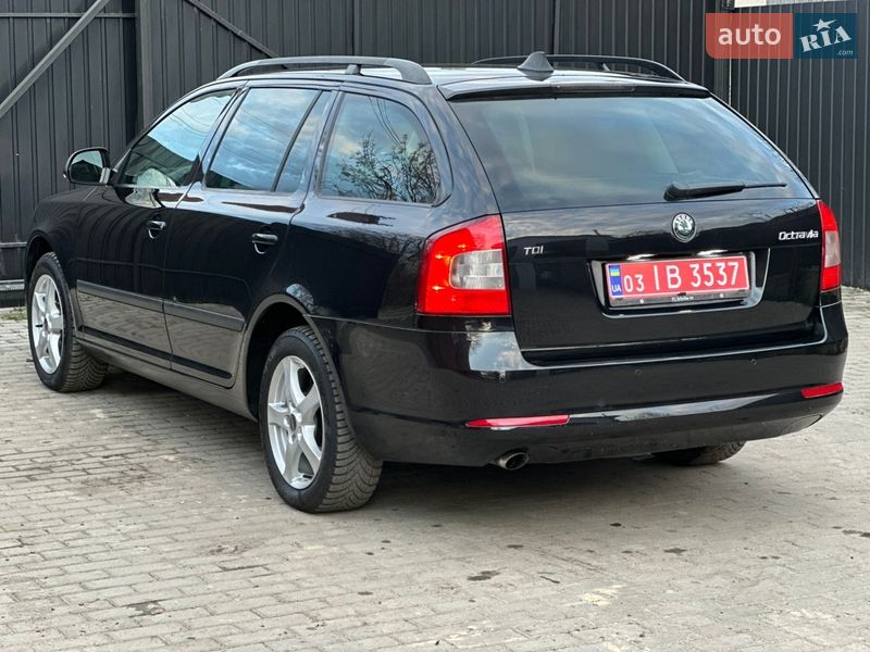 Універсал Skoda Octavia 2012 в Сарнах