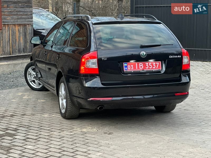 Універсал Skoda Octavia 2012 в Сарнах