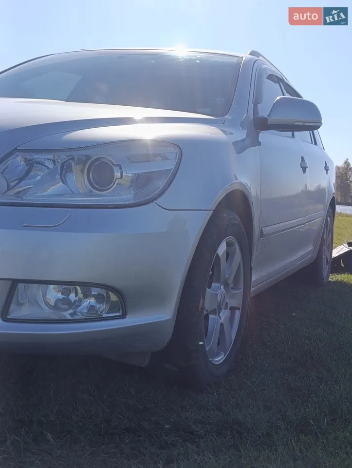 2010 Skoda Octavia - мініатюра 23