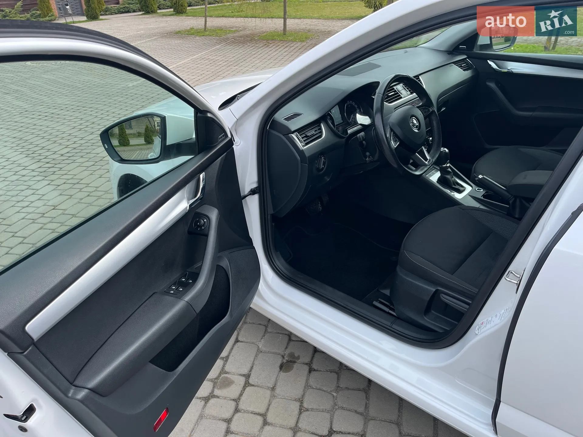 2017 Skoda Octavia - мініатюра 25
