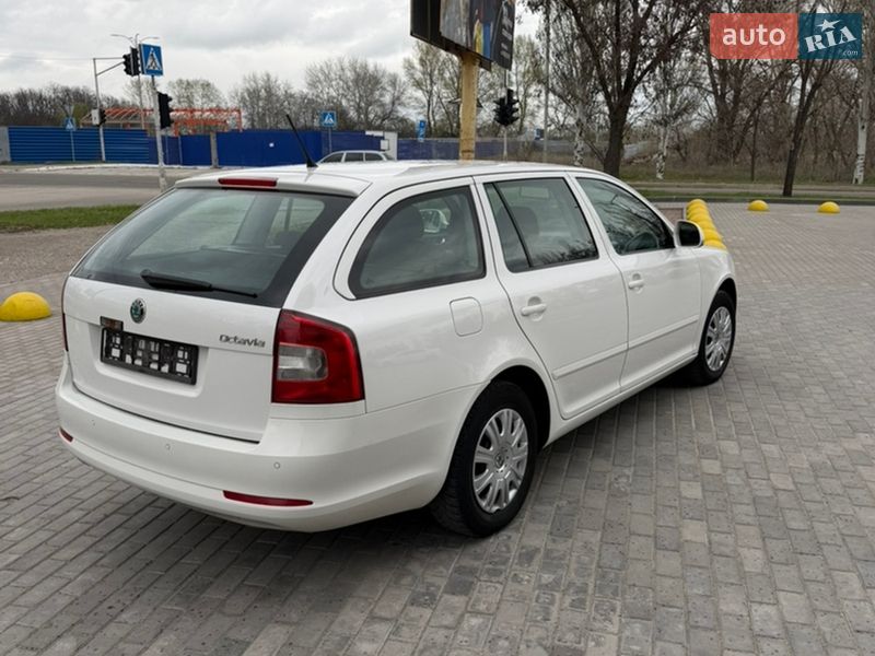 Ліфтбек Skoda Octavia 2012 в Кам'янському