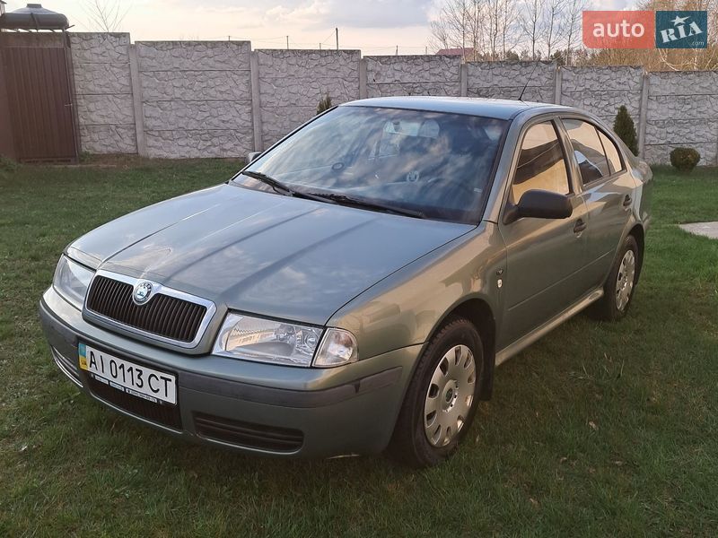 Лифтбек Skoda Octavia 2002 в Макарове