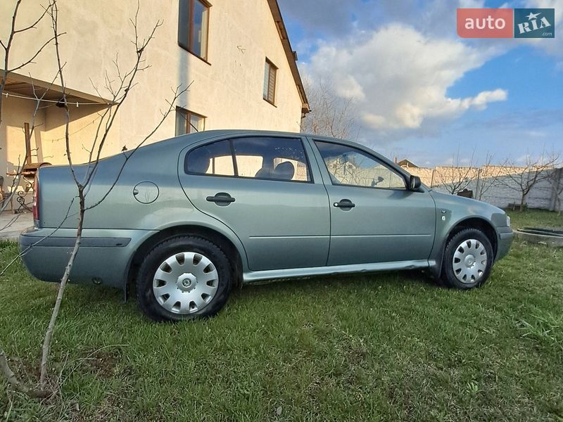 Лифтбек Skoda Octavia 2002 в Макарове