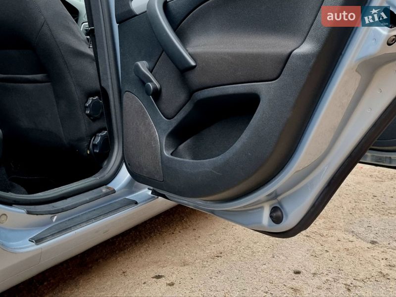 Універсал Skoda Octavia 2009 в Дніпрі