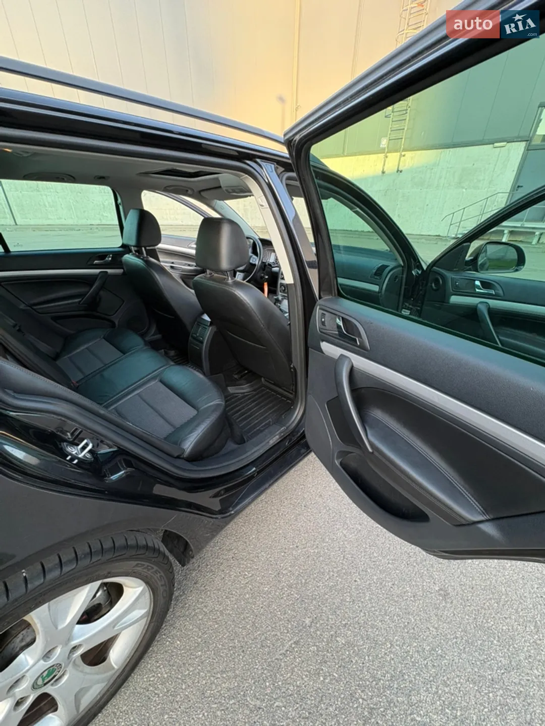 2010 Skoda Octavia - мініатюра 16