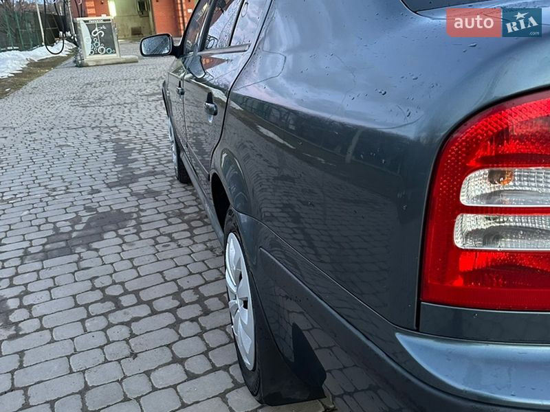 Лифтбек Skoda Octavia 2005 в Казатине