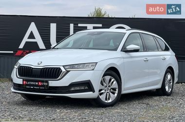 Универсал Skoda Octavia 2021 в Ужгороде