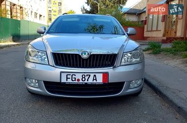 Універсал Skoda Octavia 2011 в Ужгороді