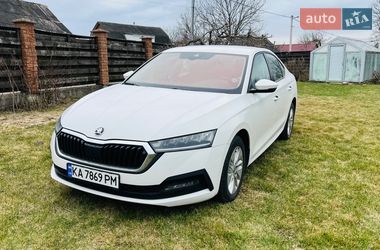 Лифтбек Skoda Octavia 2021 в Киеве