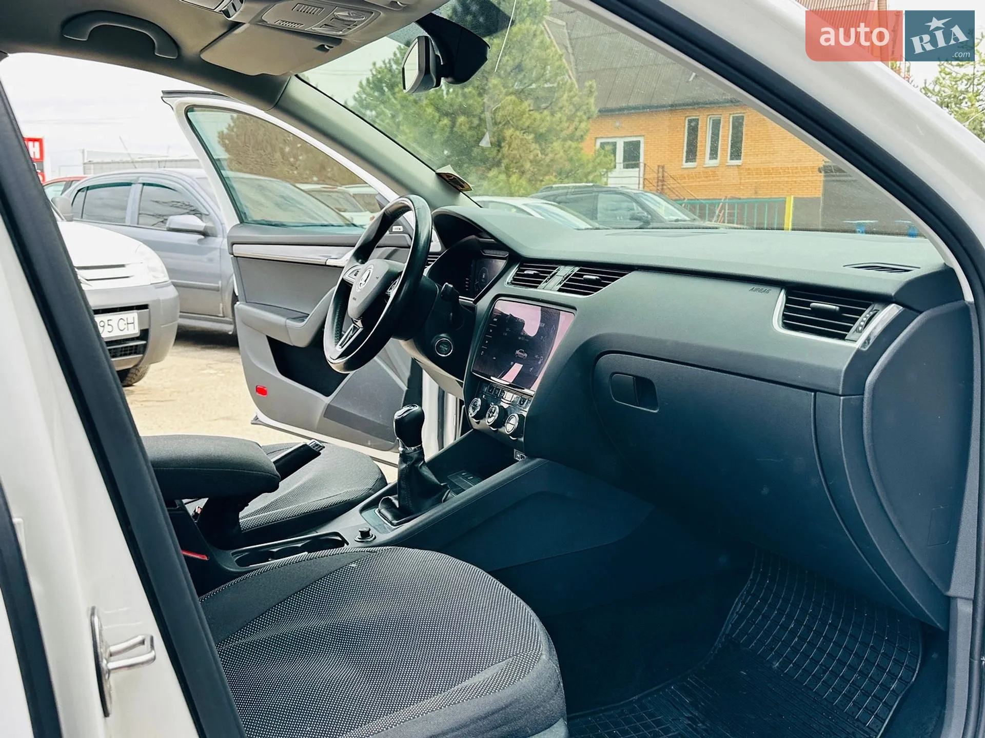 2018 Skoda Octavia - мініатюра 36