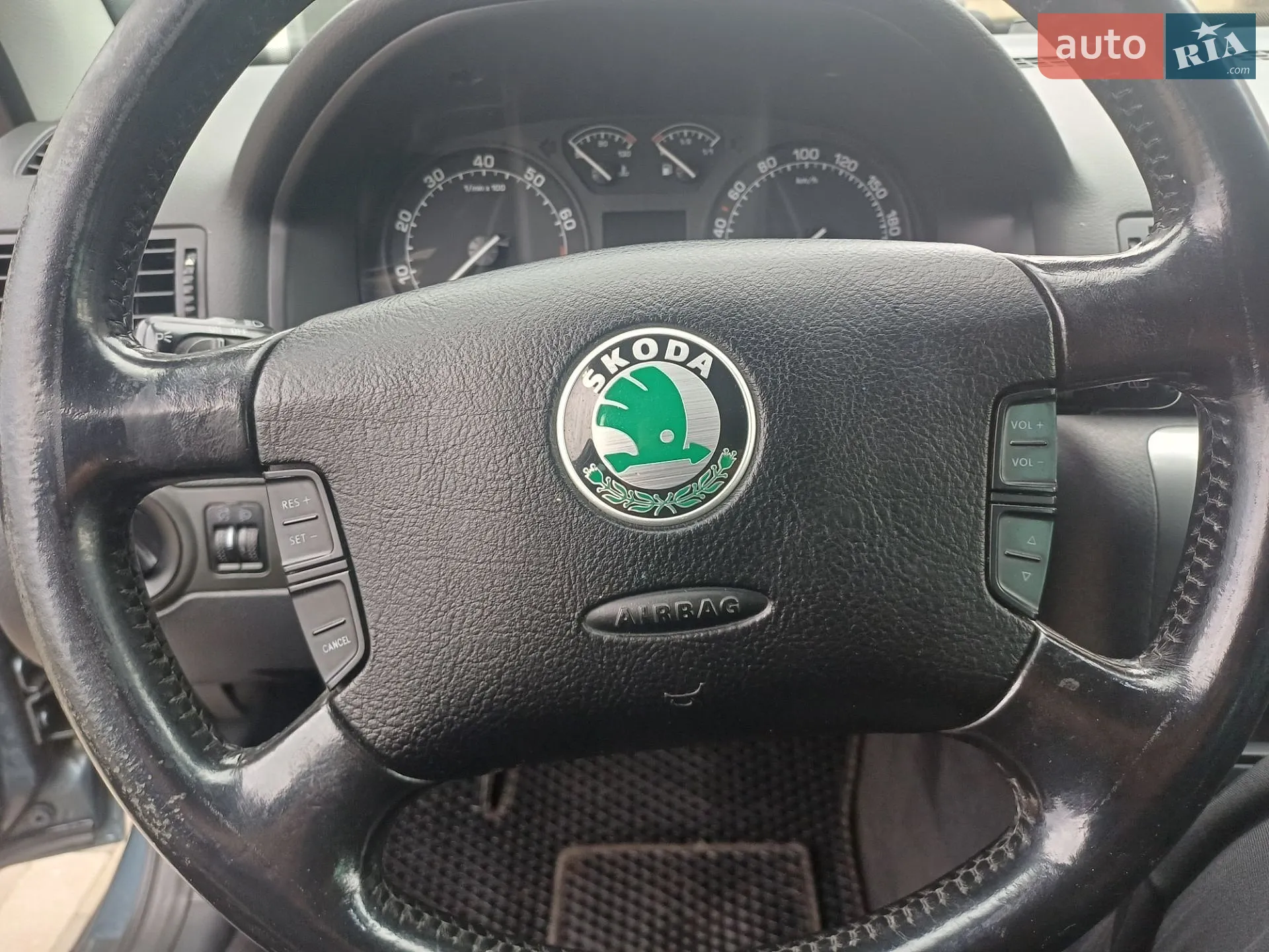 Skoda Octavia 2004 VIN TMBHX21U942886390 фото оголошення 5 з 17