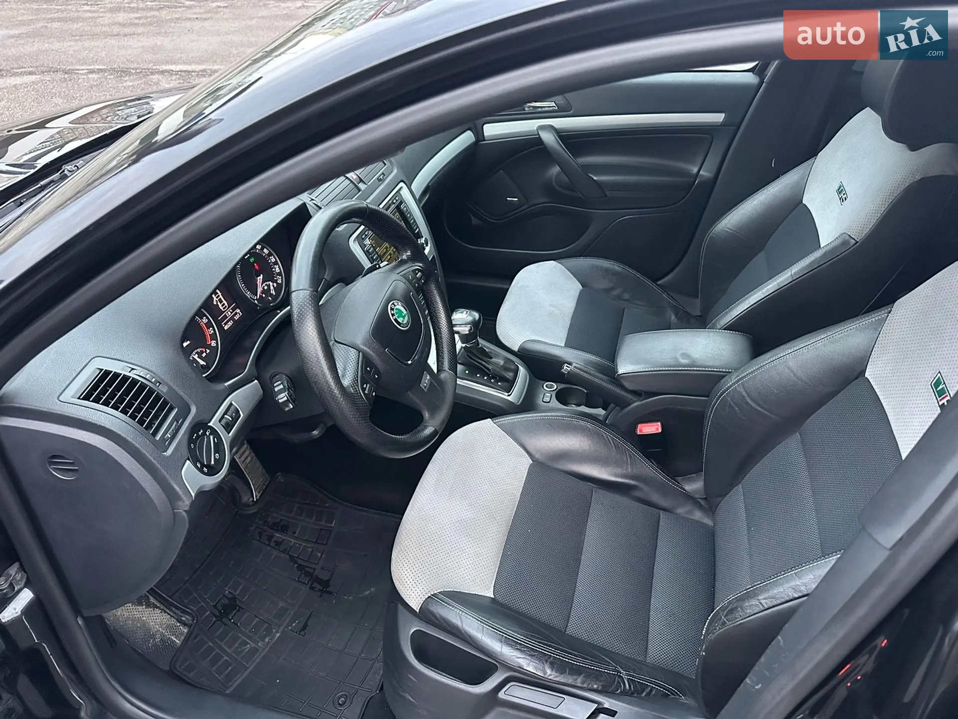Skoda Octavia 2009 VIN TMBUH61Z4A2053008 фото оголошення 9 з 17