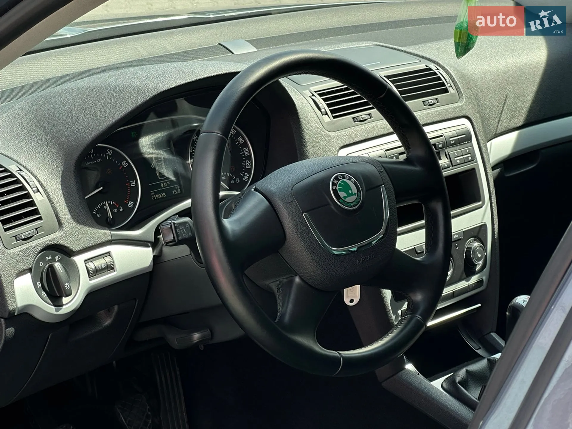 2011 Skoda Octavia - мініатюра 25
