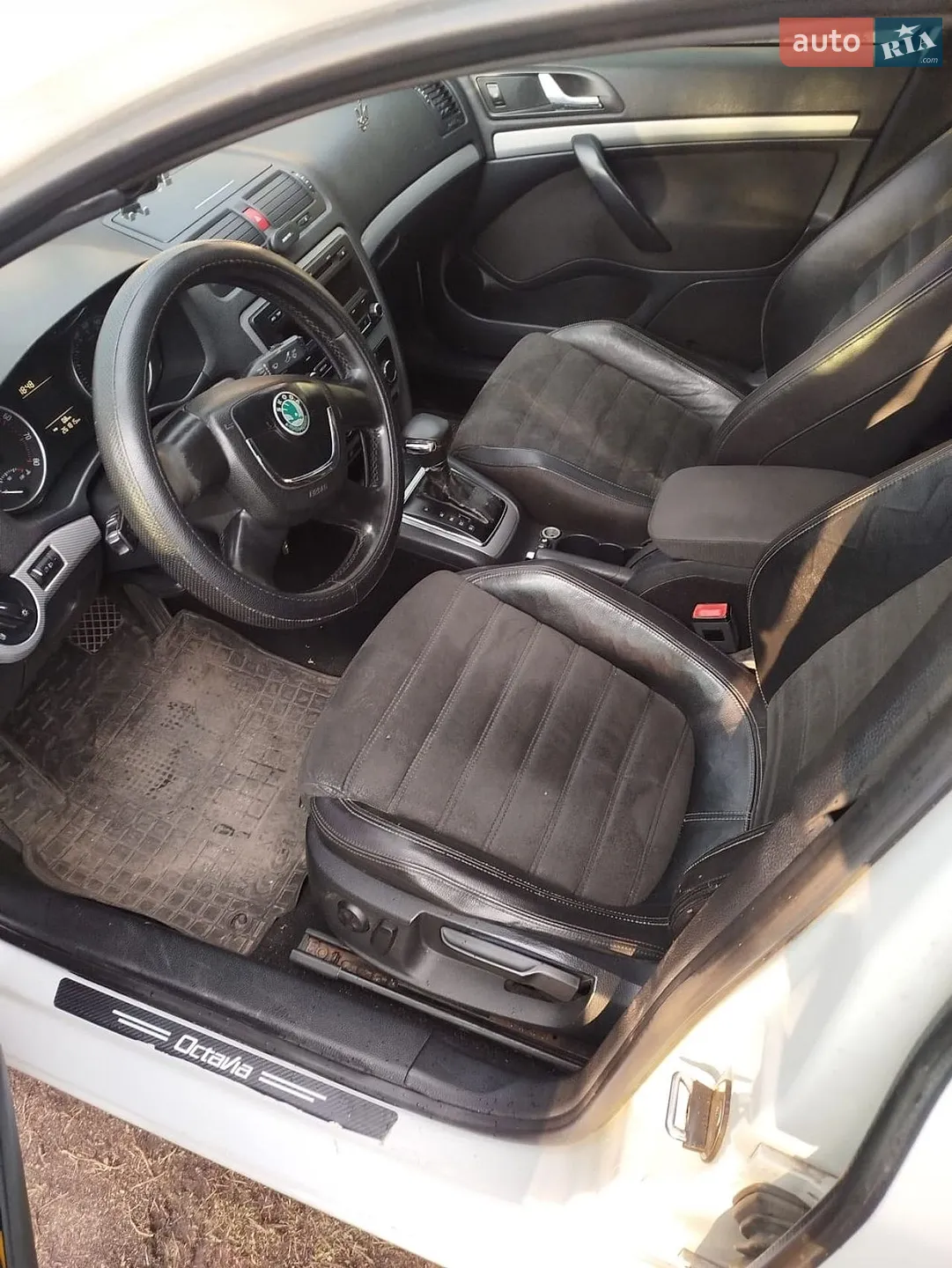 2010 Skoda Octavia - мініатюра 9