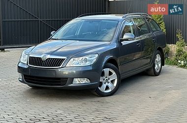 Универсал Skoda Octavia 2010 в Сарнах