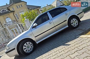 Лифтбек Skoda Octavia 2006 в Черновцах