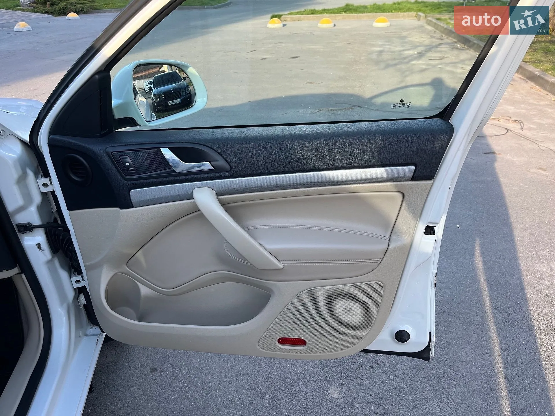 2010 Skoda Octavia - мініатюра 18