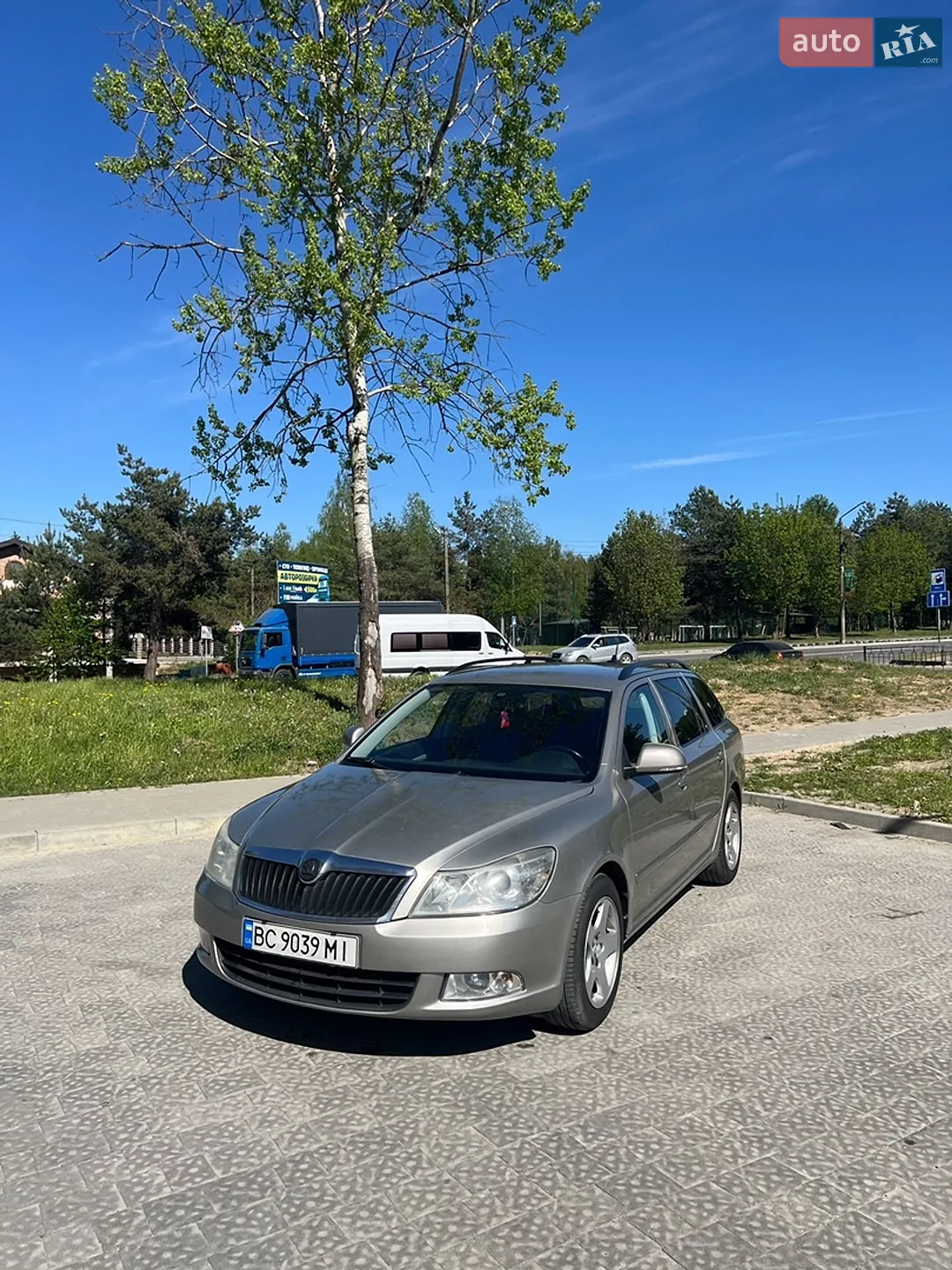 2010 Skoda Octavia - фото 1