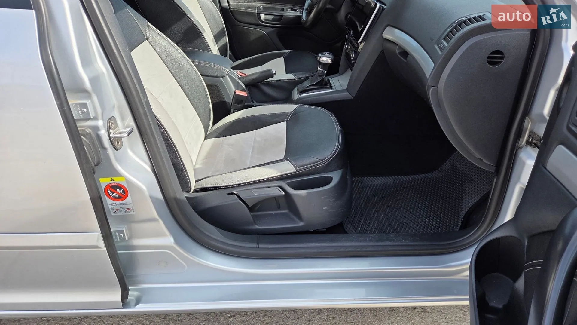 2010 Skoda Octavia - мініатюра 14