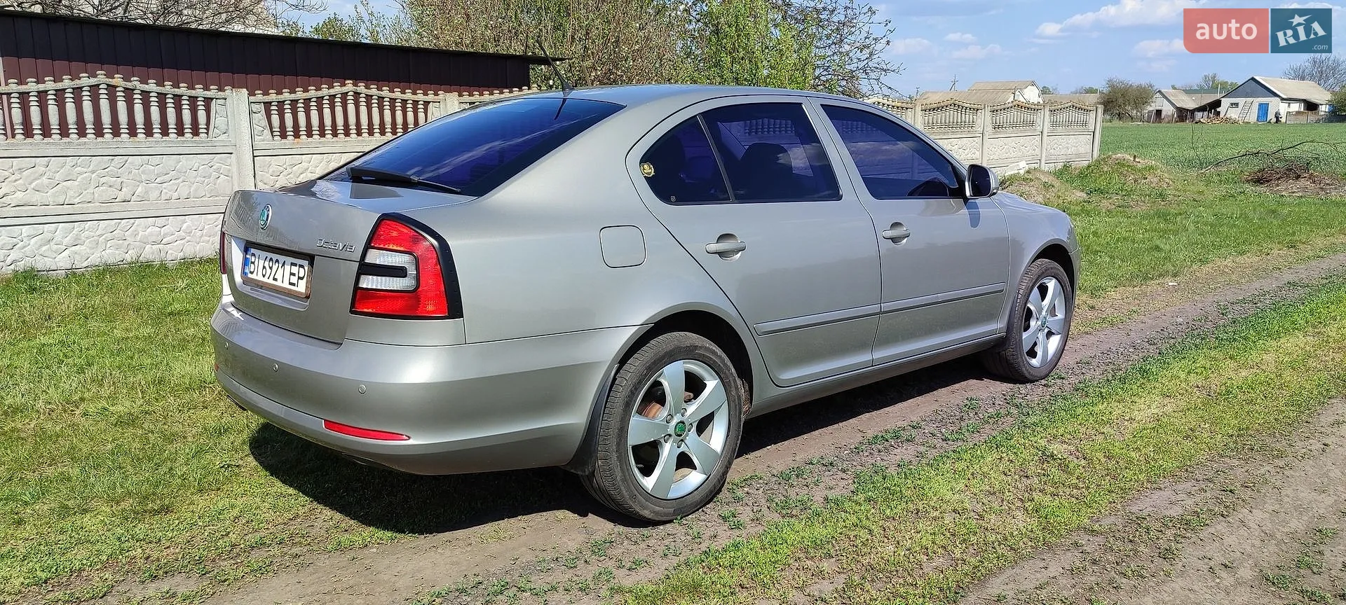 2011 Skoda Octavia - мініатюра 2
