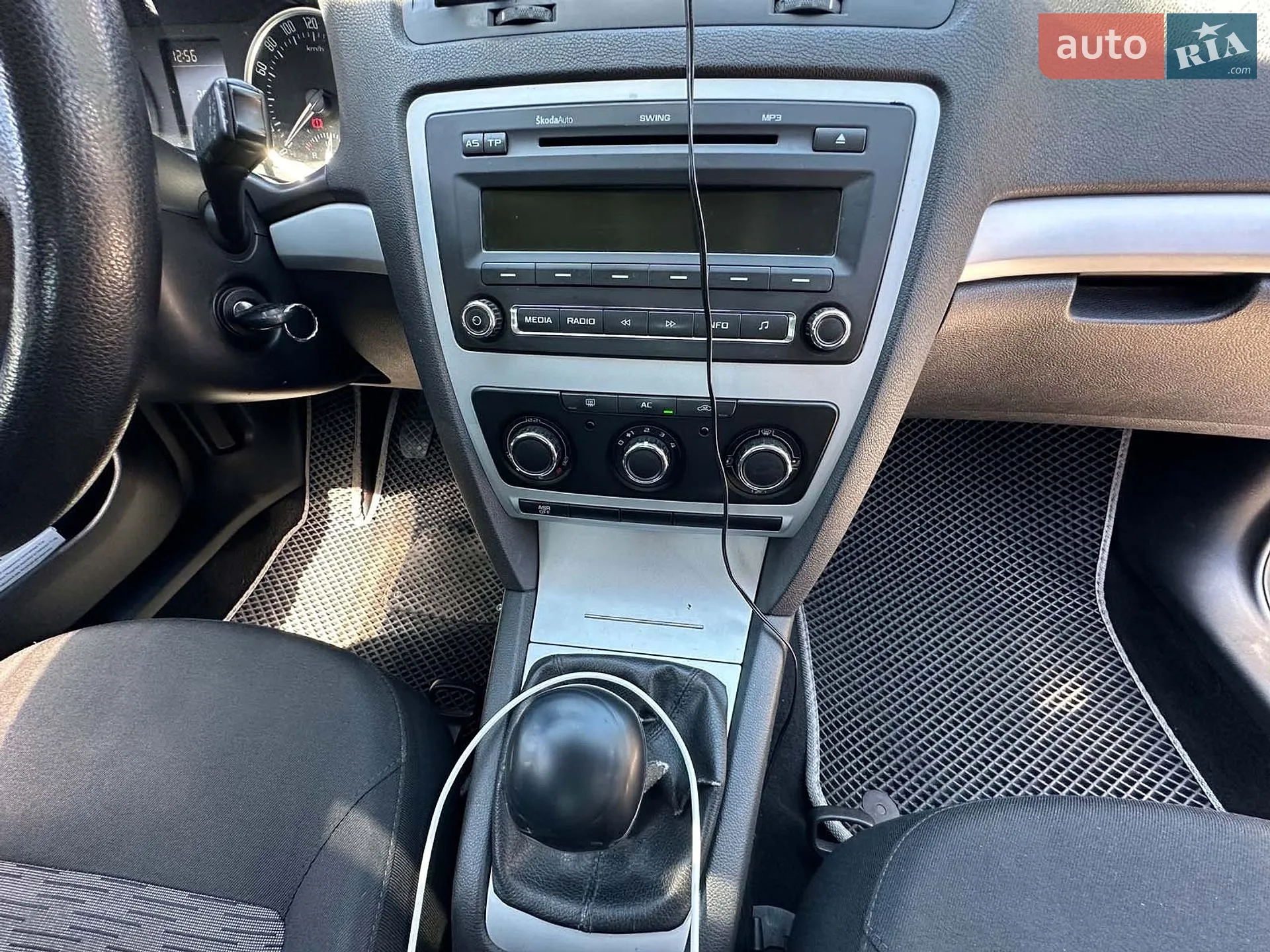 2010 Skoda Octavia - мініатюра 18