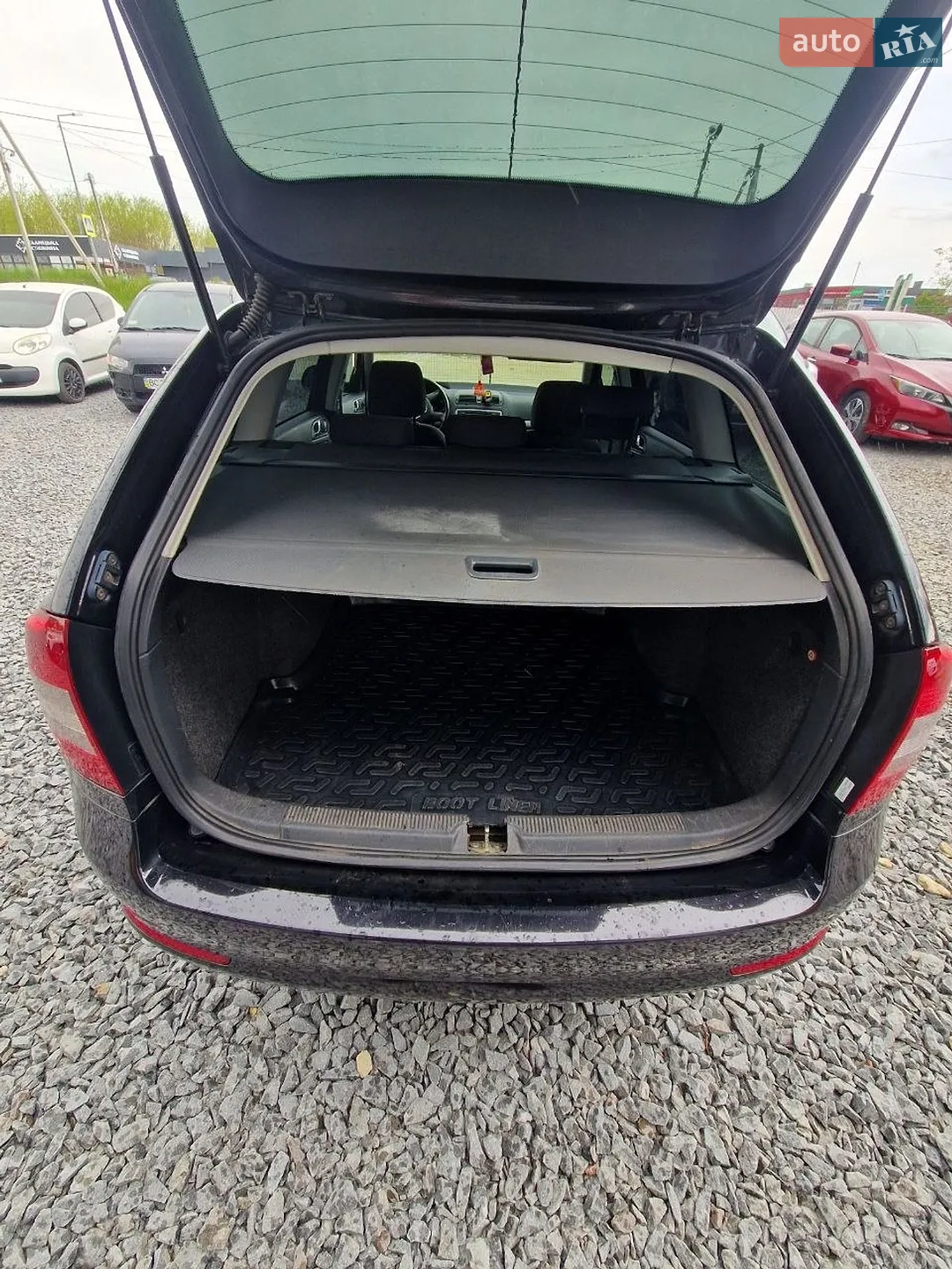 2010 Skoda Octavia - мініатюра 10