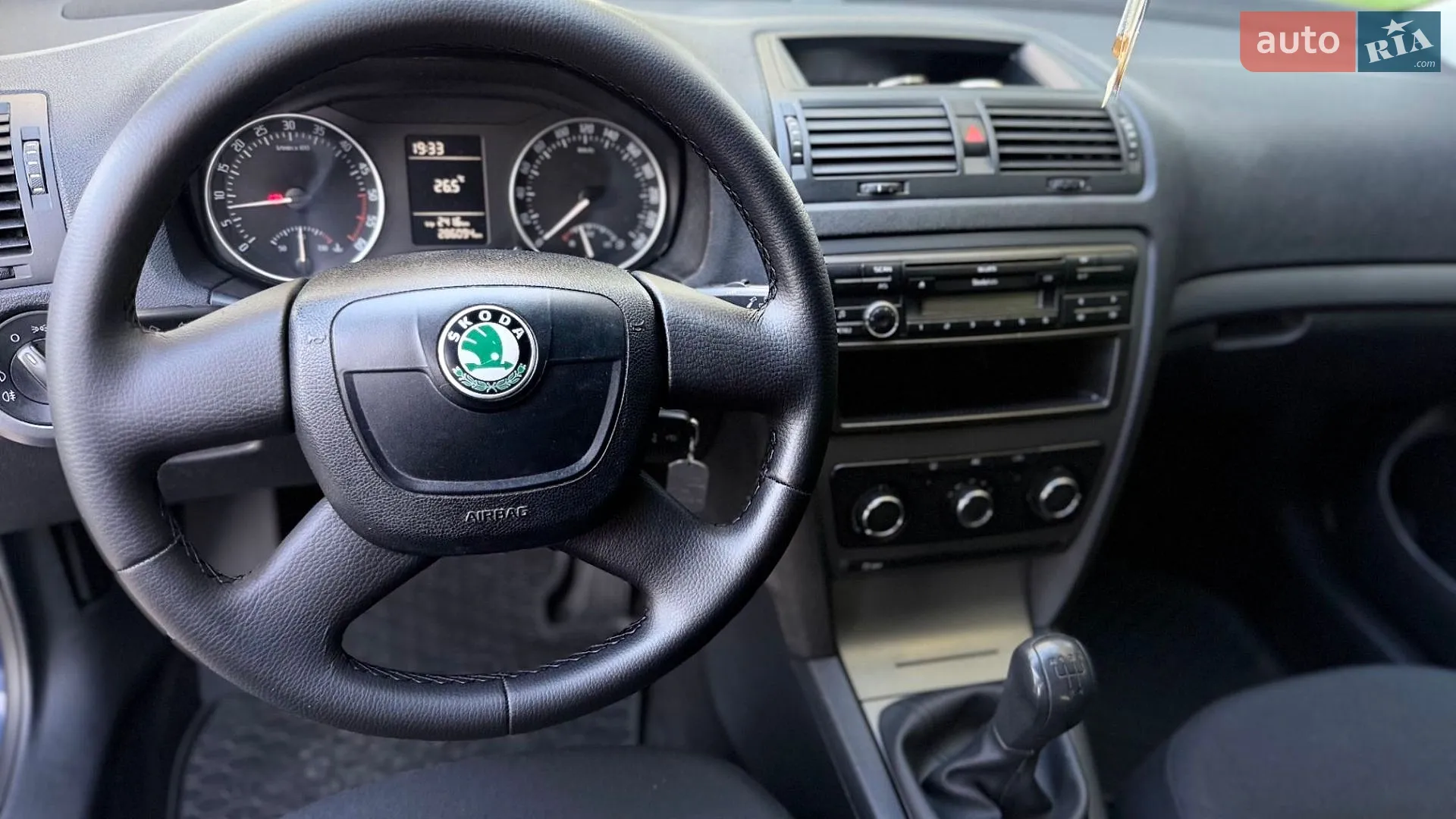 2011 Skoda Octavia - мініатюра 11