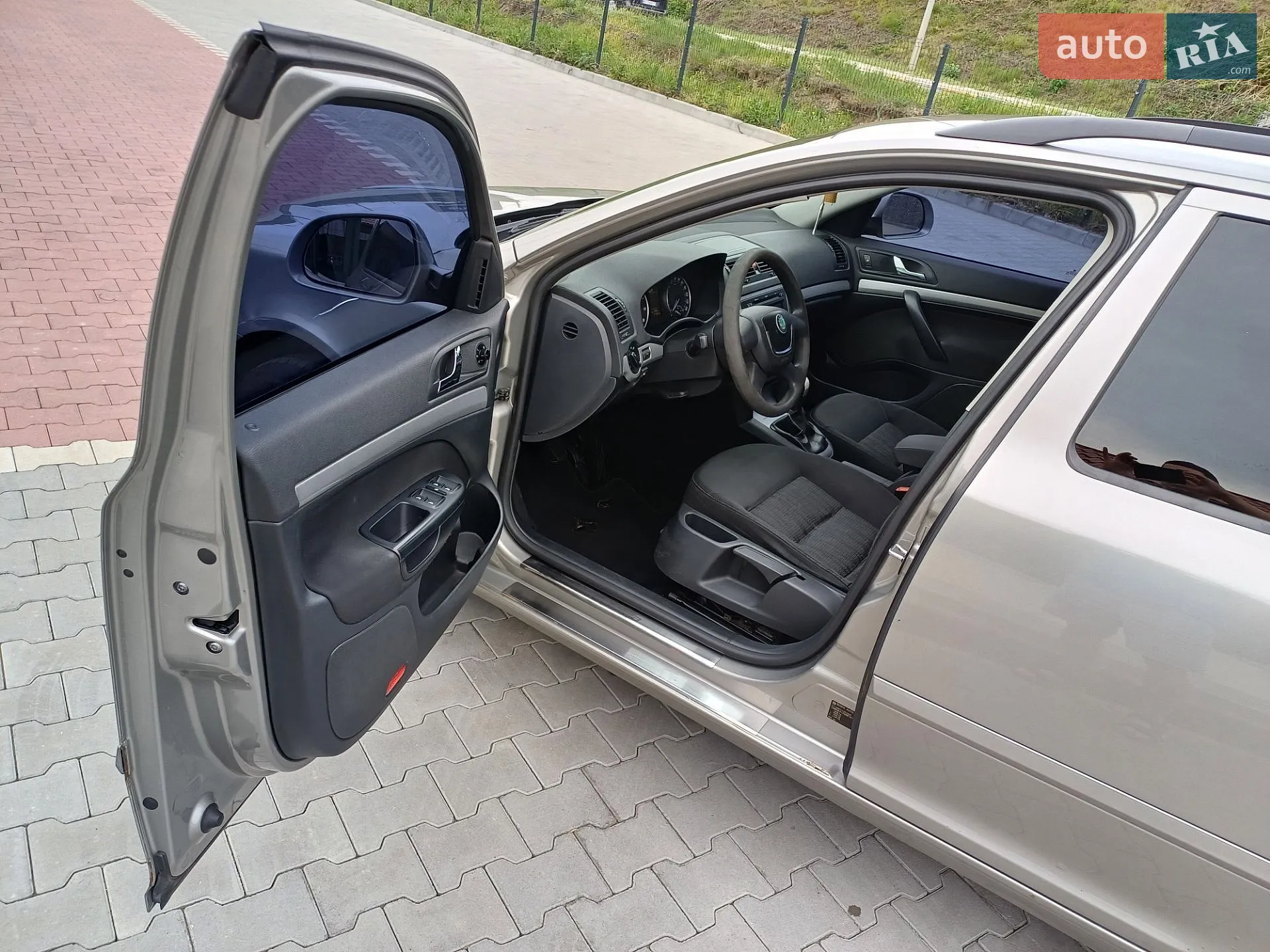 2010 Skoda Octavia - мініатюра 14