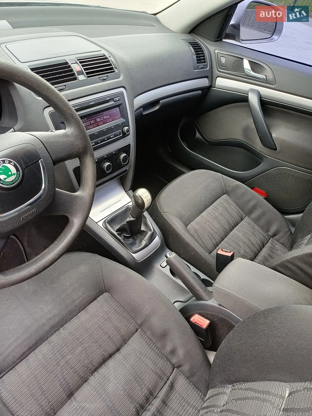 2010 Skoda Octavia - мініатюра 17