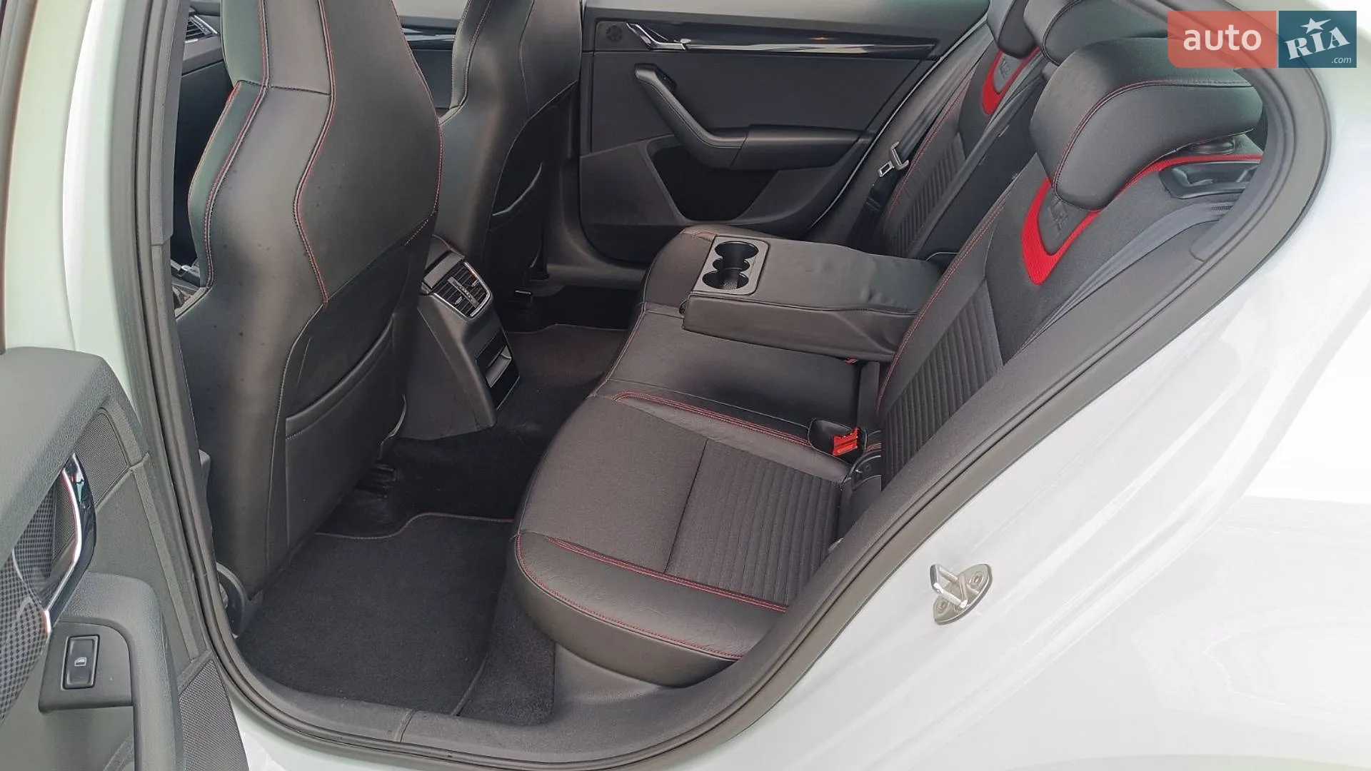 2015 Skoda Octavia - мініатюра 12