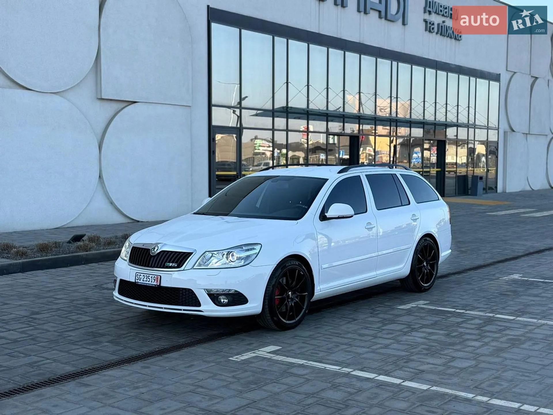 2010 Skoda Octavia - мініатюра 2
