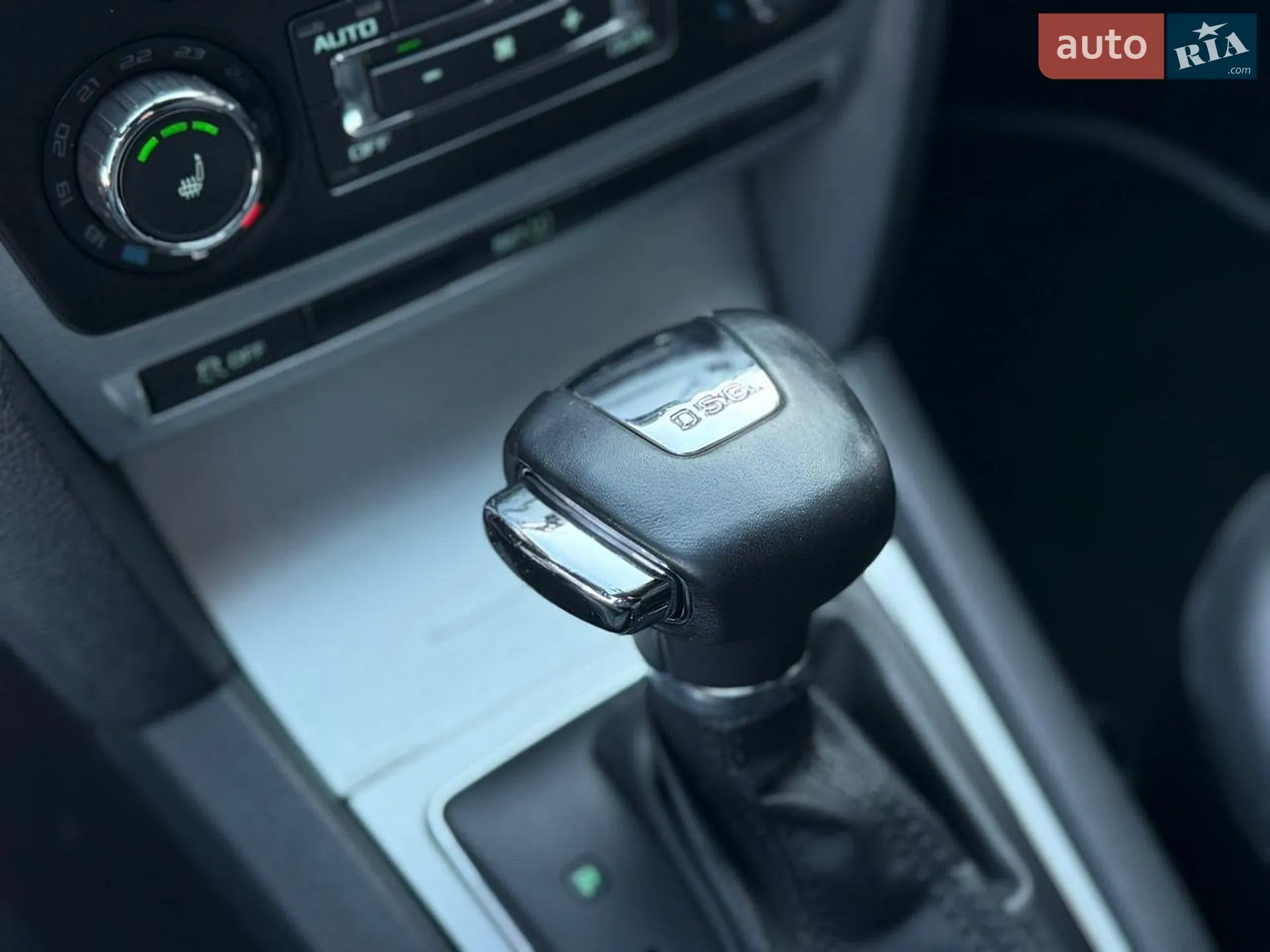 2010 Skoda Octavia - мініатюра 26