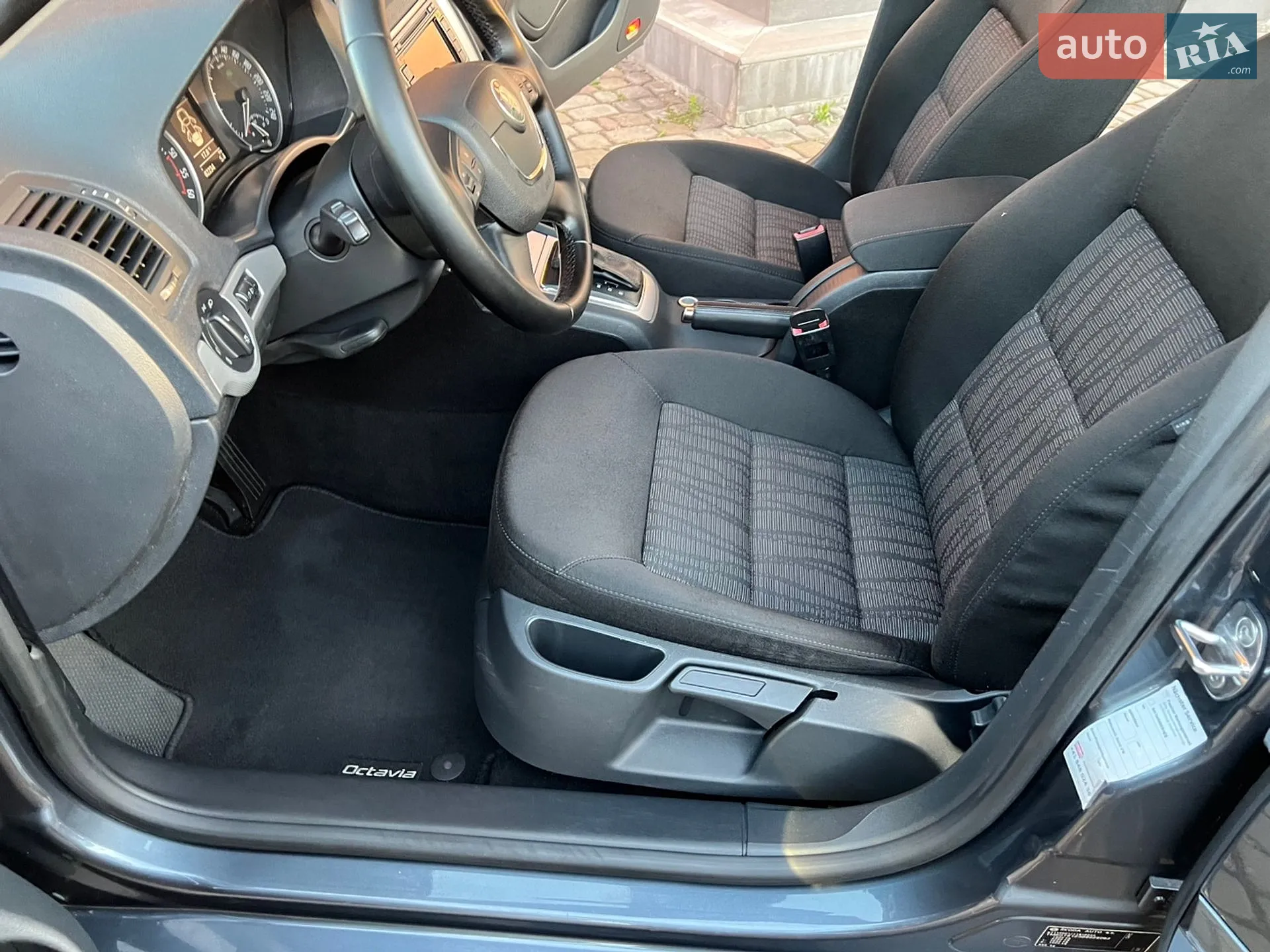 2011 Skoda Octavia - мініатюра 44