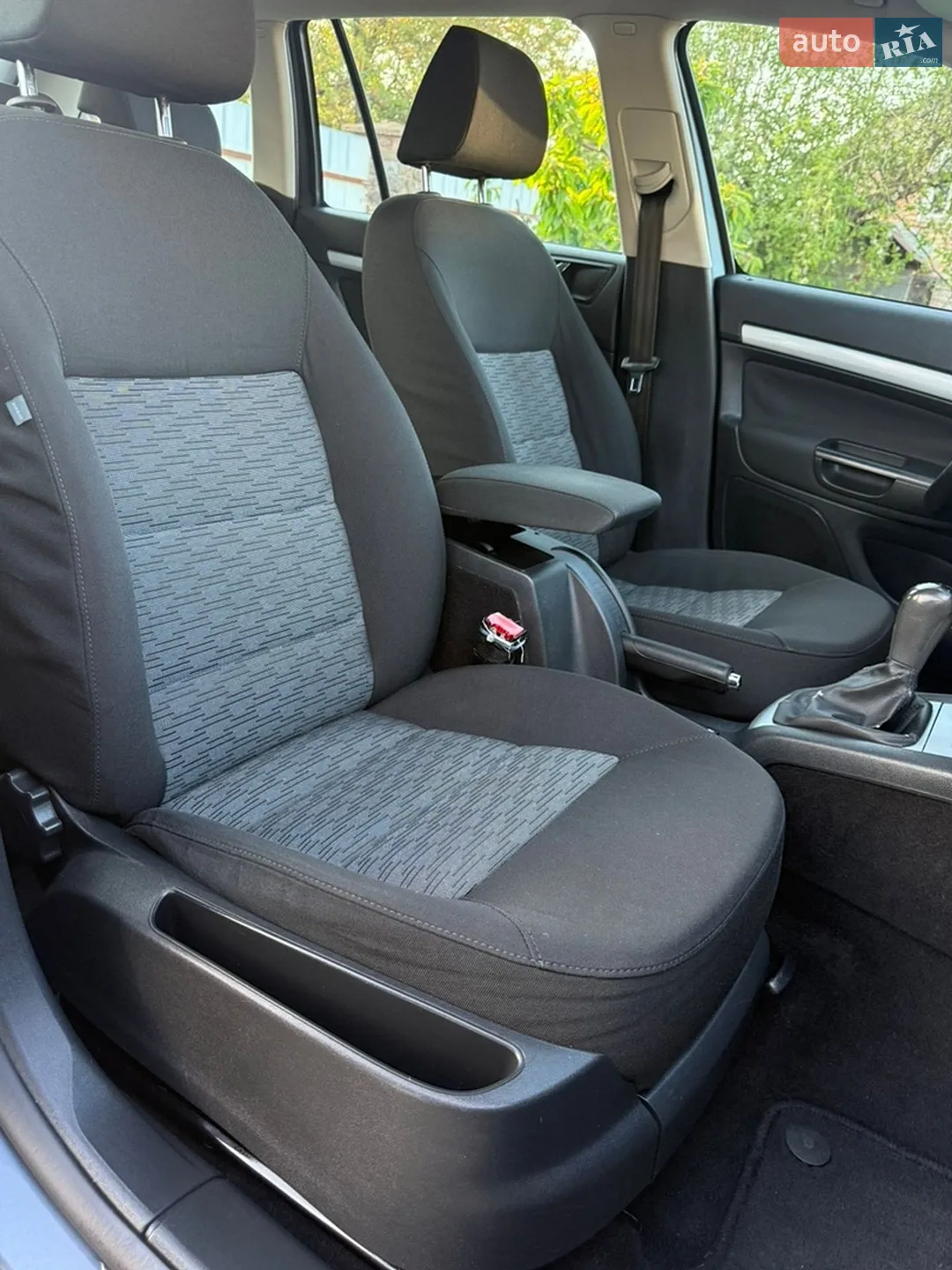 2010 Skoda Octavia - мініатюра 22