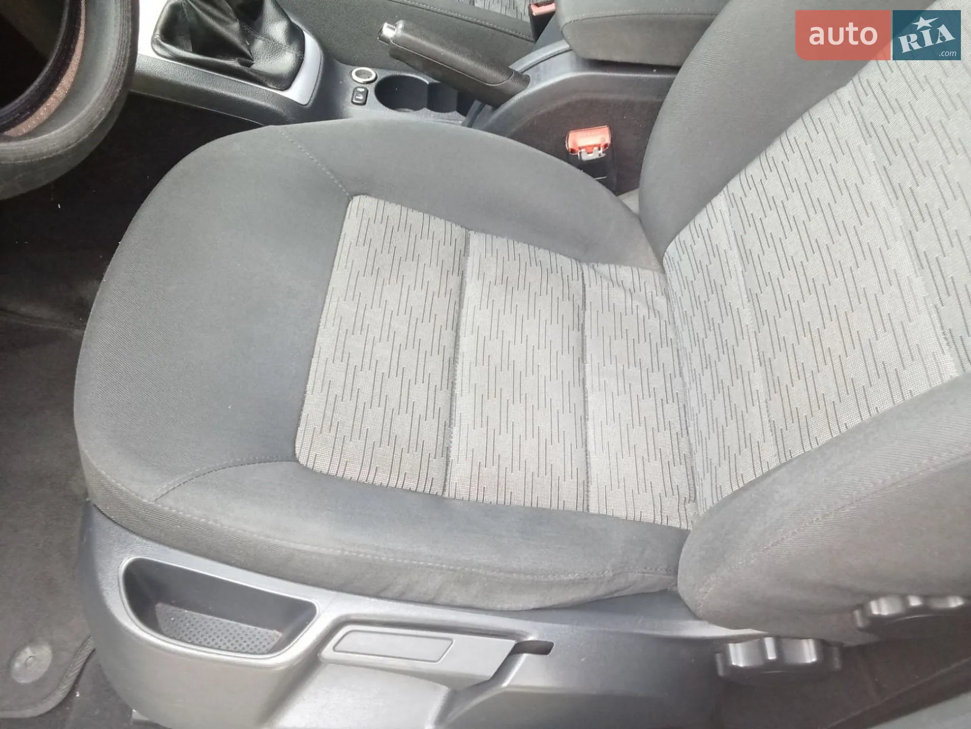 2010 Skoda Octavia - мініатюра 12