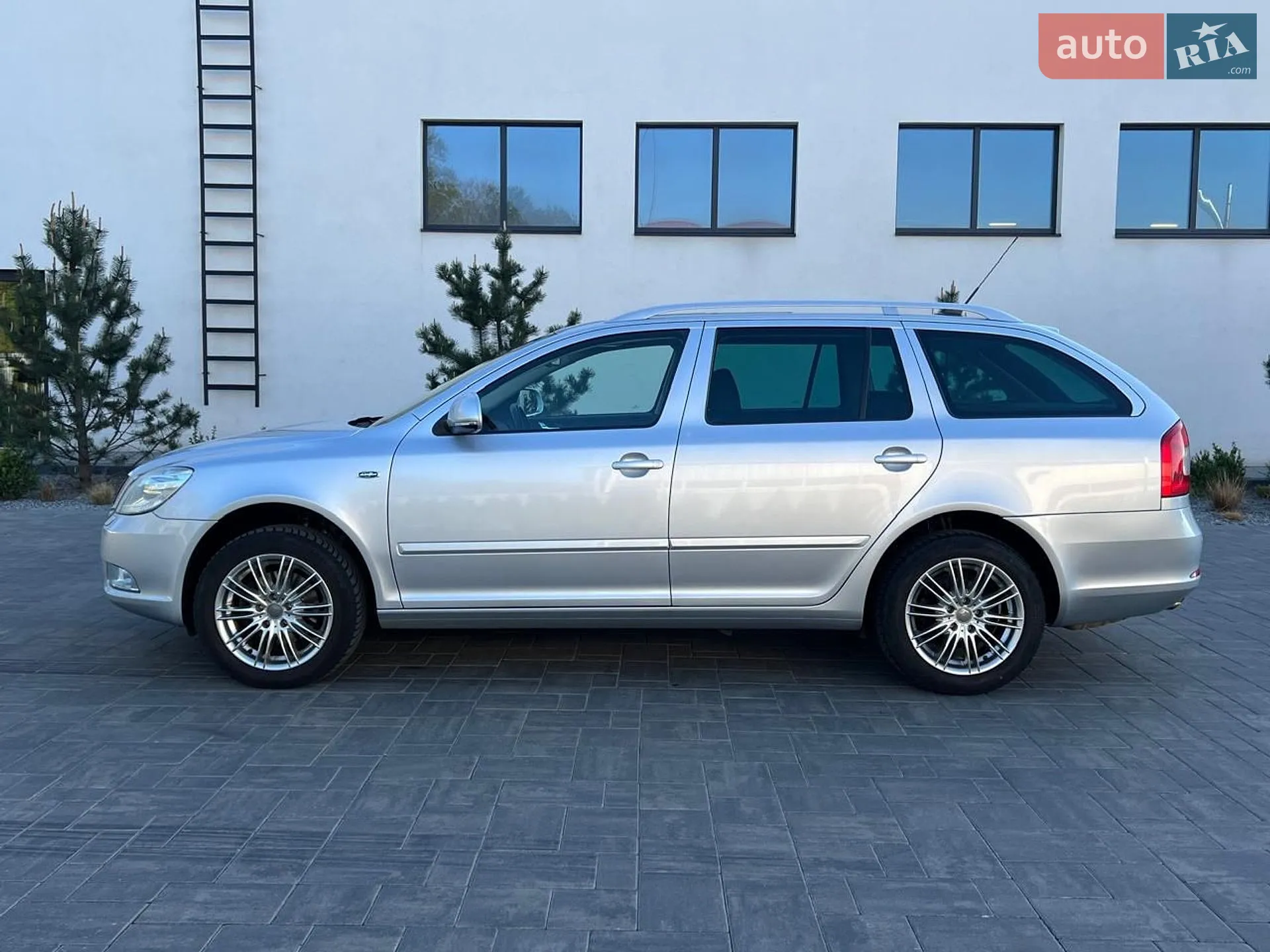 2010 Skoda Octavia - мініатюра 19