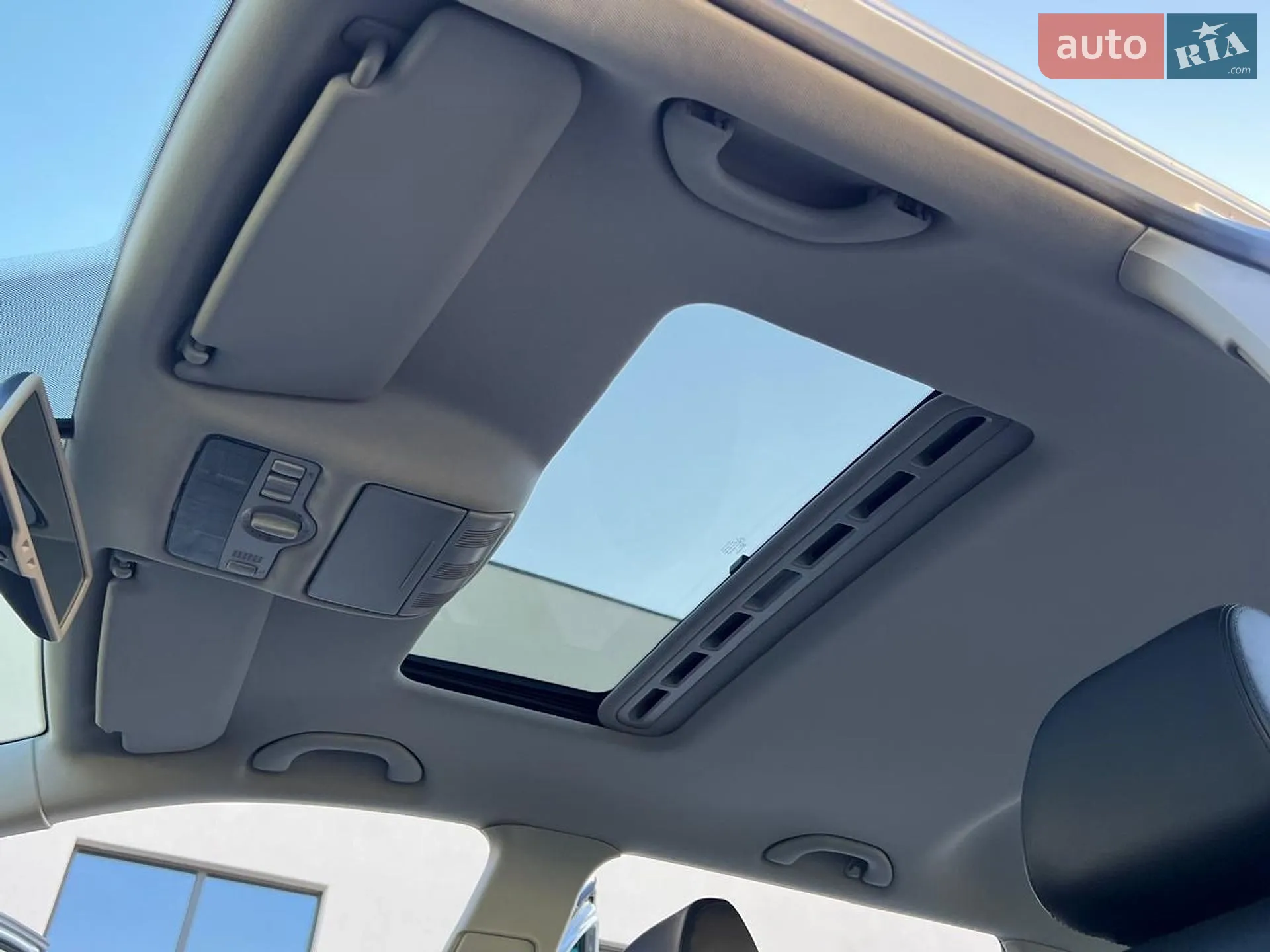 2010 Skoda Octavia - мініатюра 66