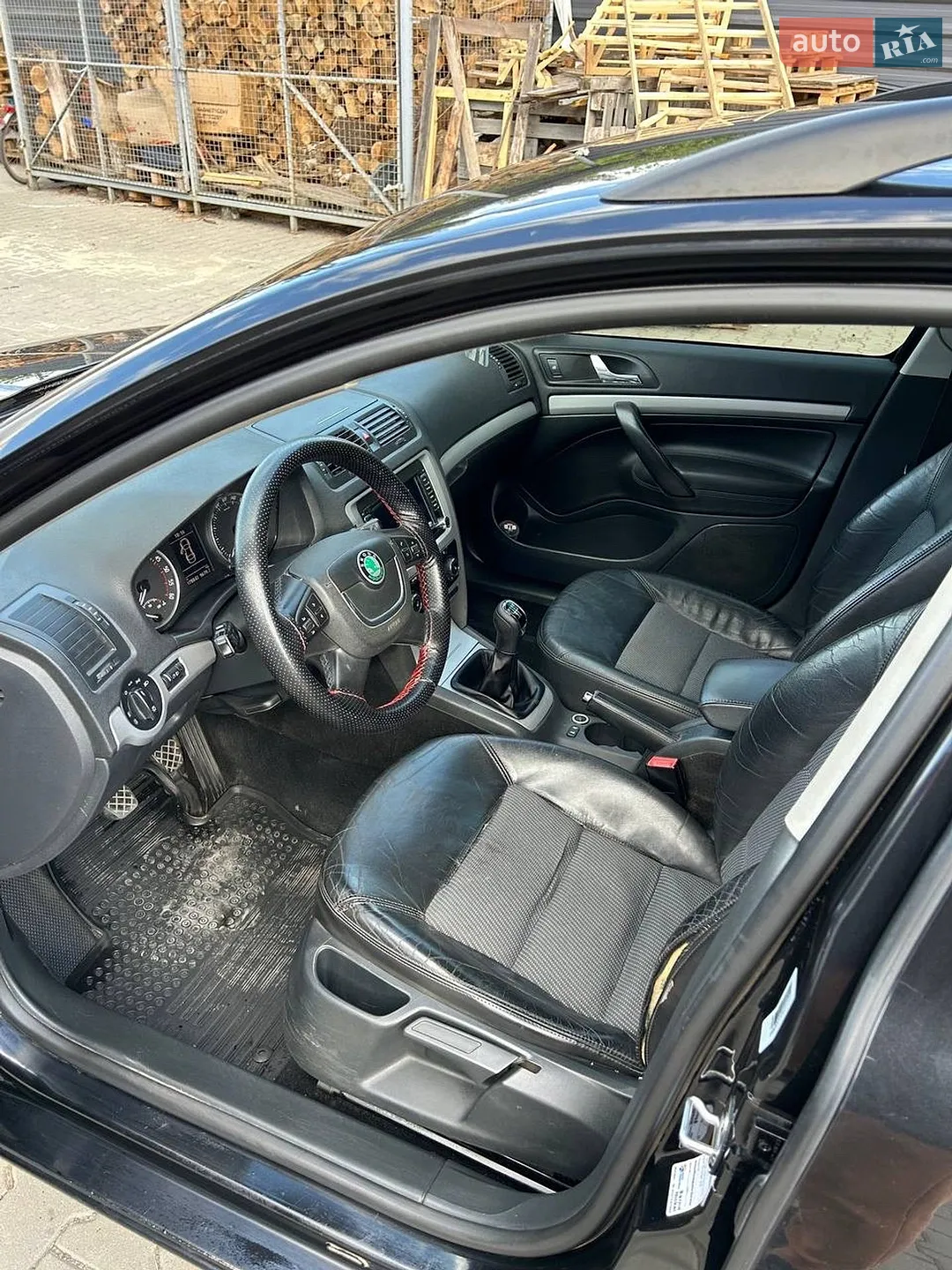 2010 Skoda Octavia - мініатюра 15