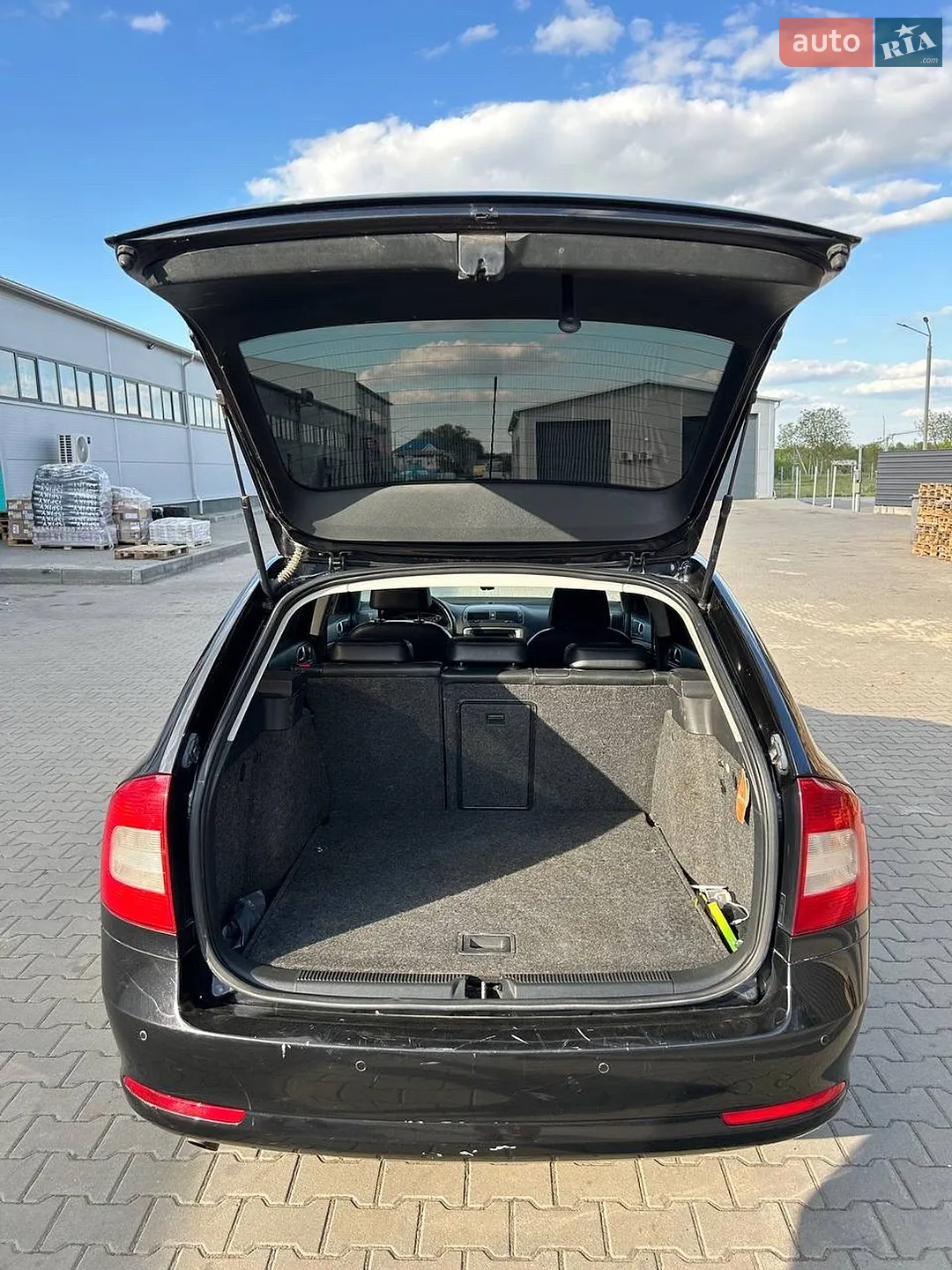 2010 Skoda Octavia - мініатюра 21