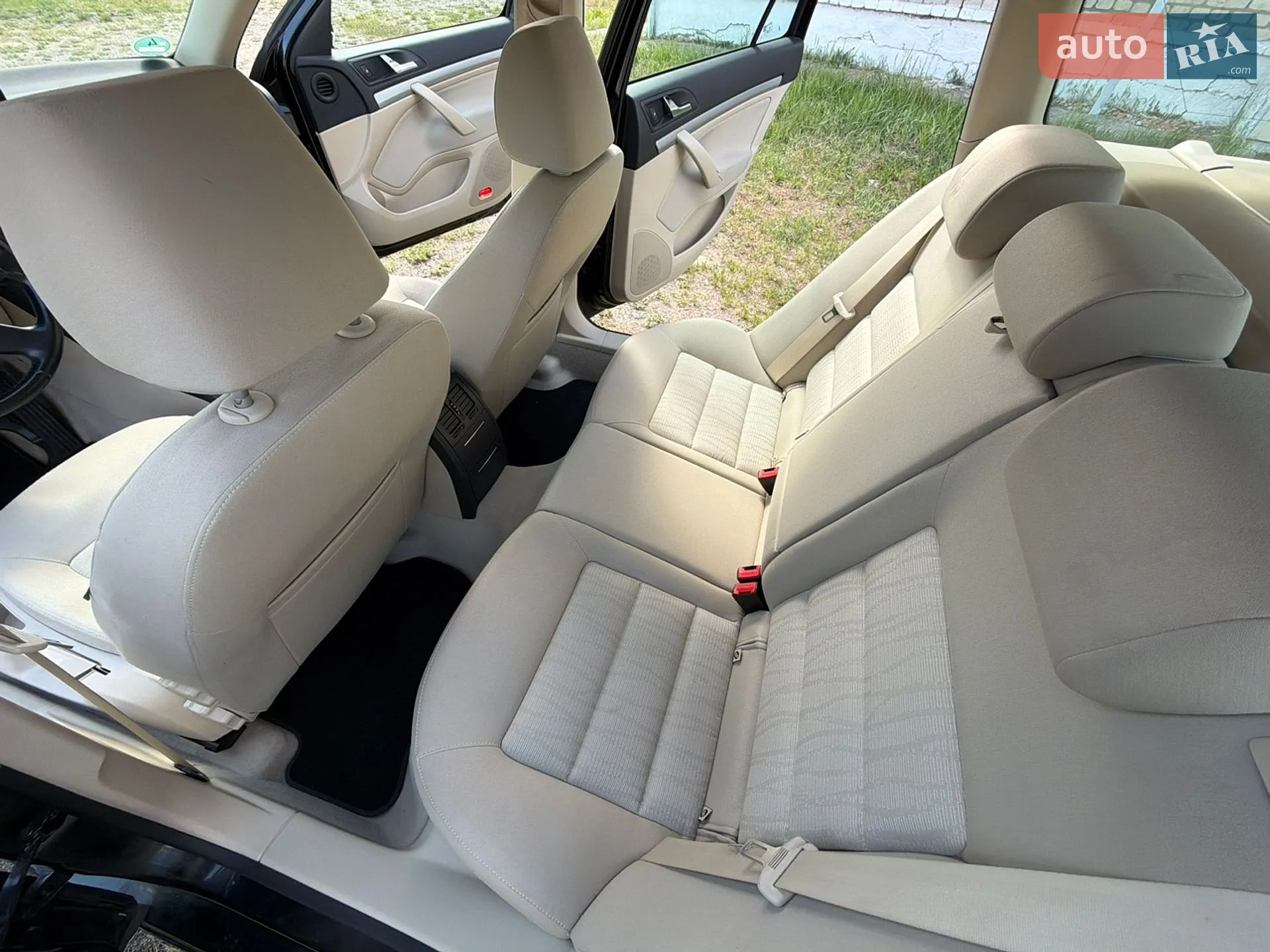 2010 Skoda Octavia - мініатюра 23