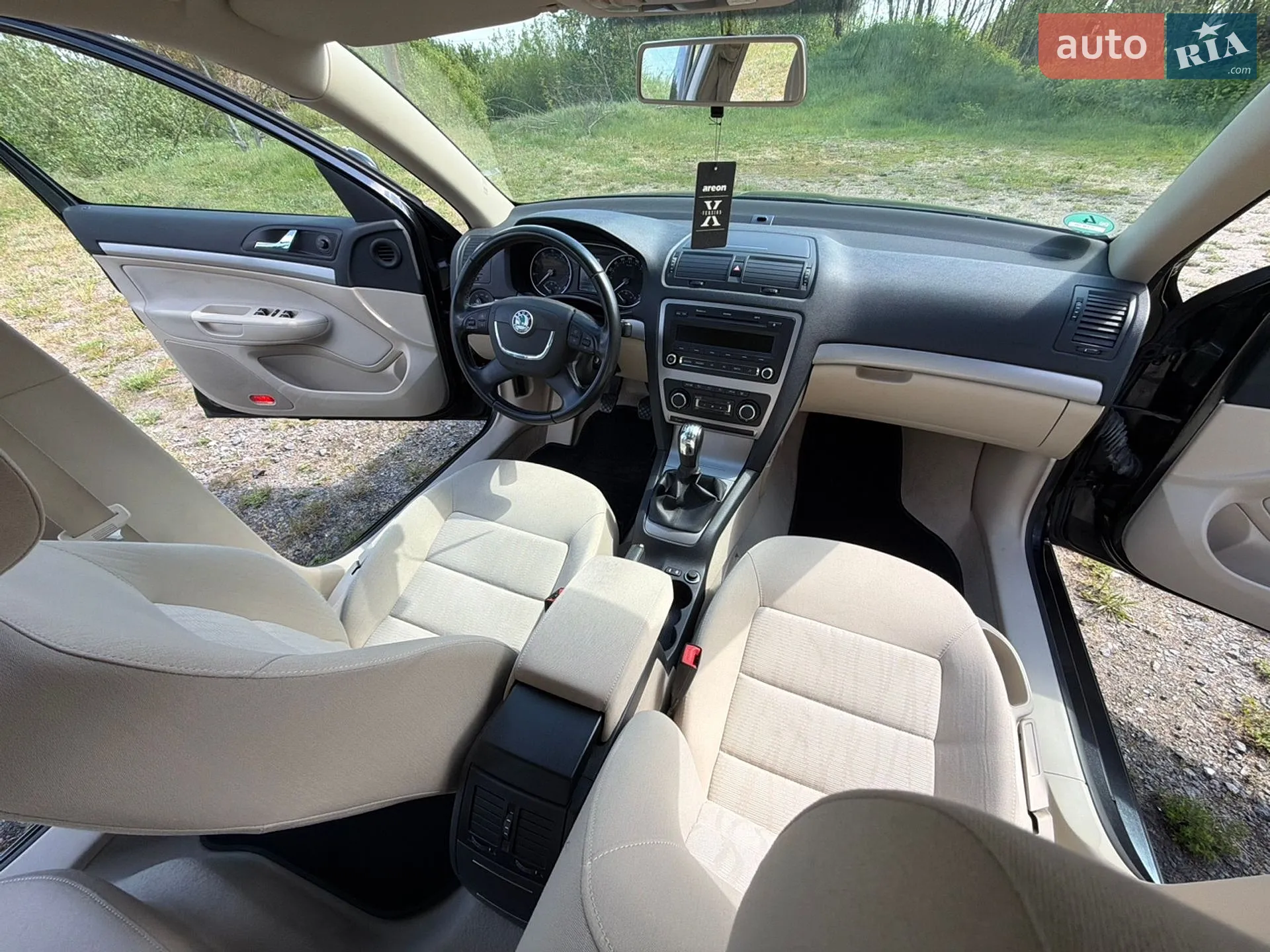 2010 Skoda Octavia - мініатюра 26