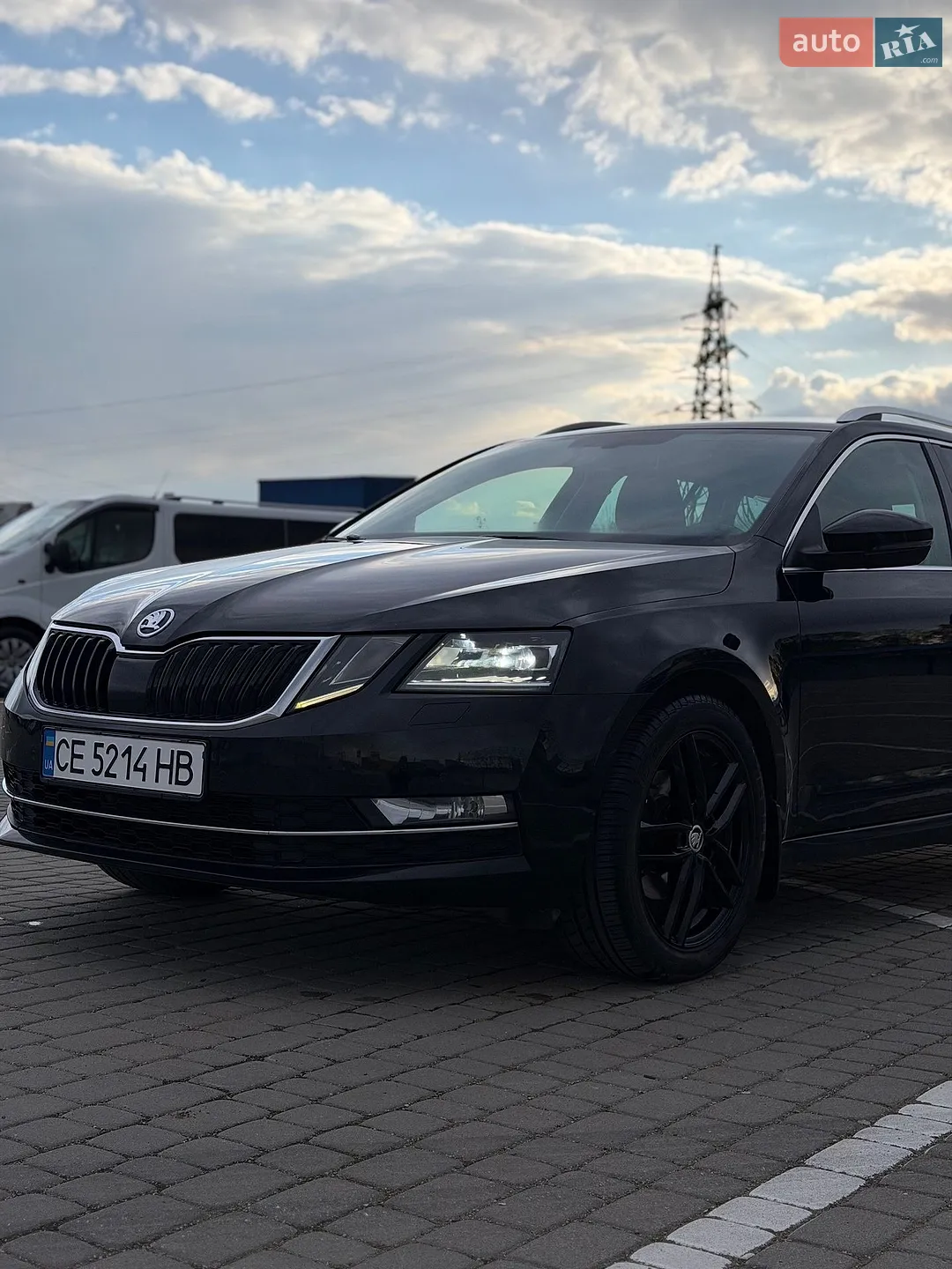 2019 Skoda Octavia - фото 1