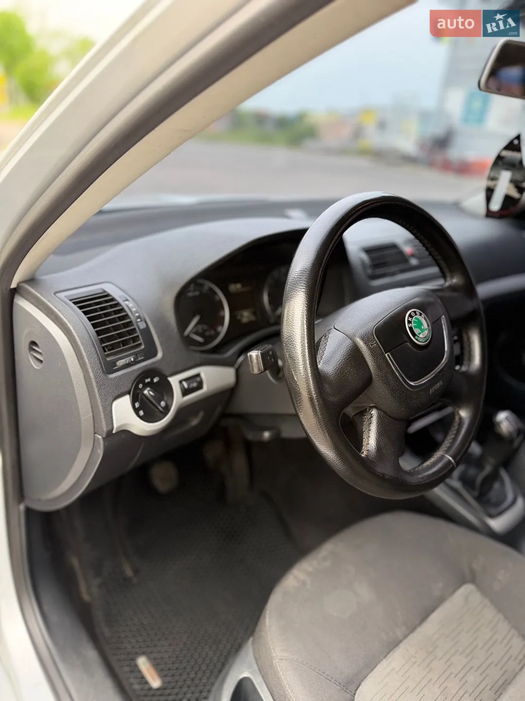 2011 Skoda Octavia - мініатюра 10